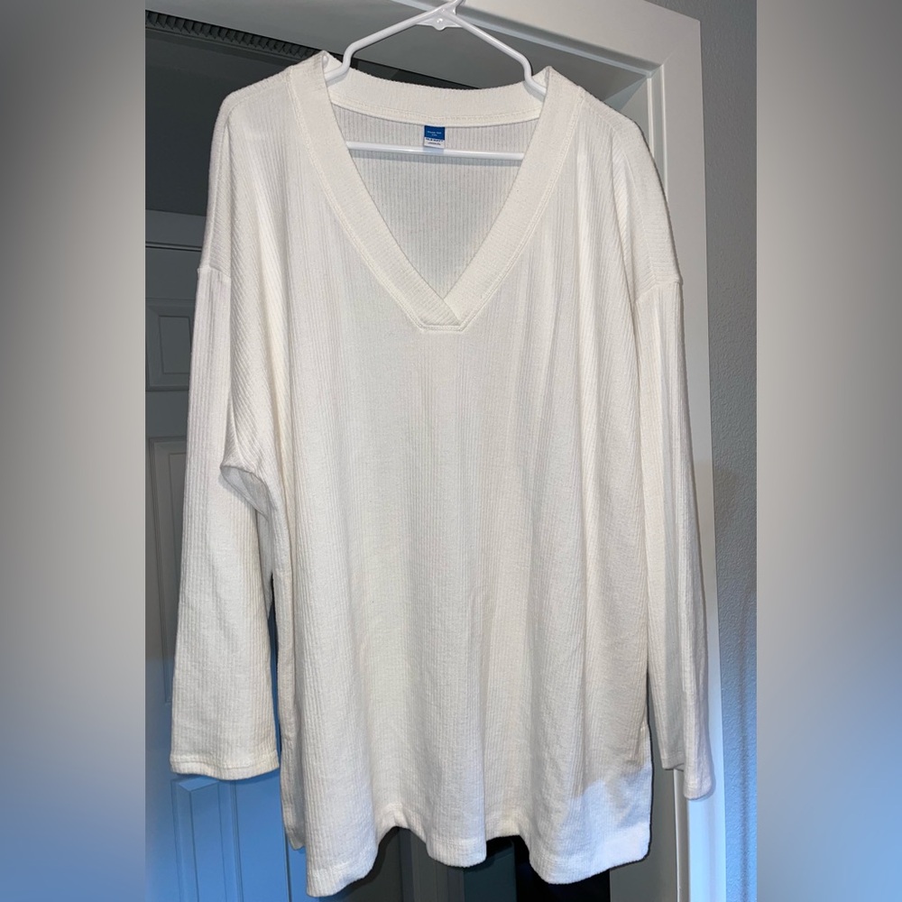 Old Navy Women's Cream V-Neck Long Sleeve Top